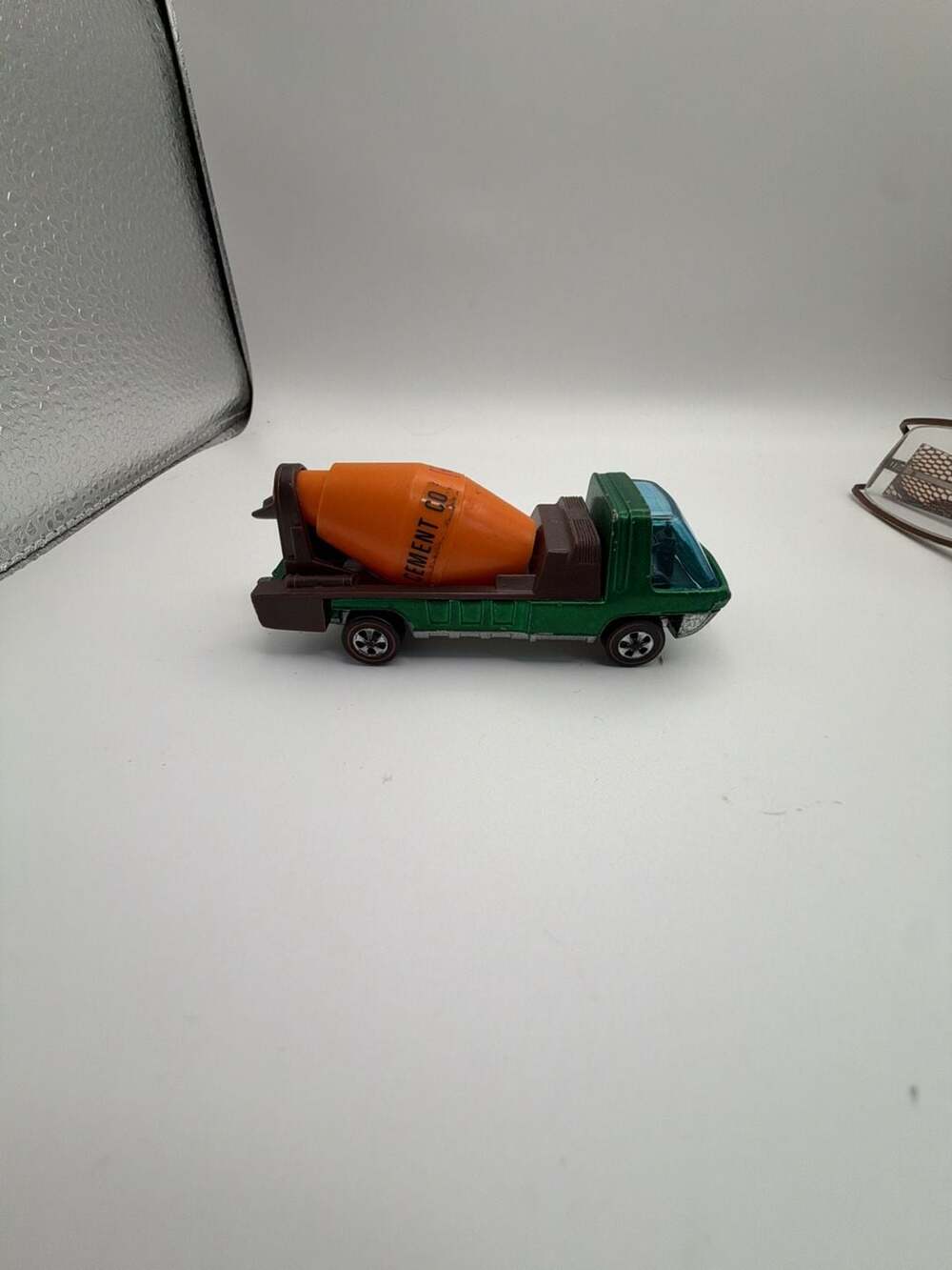 Hot Wheels 1969 Redline The Heavyweights Cement Mixer Truck Green Orange HK